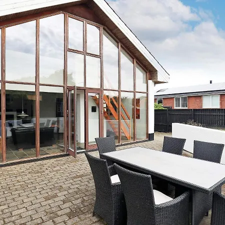 Holiday home Lxi *